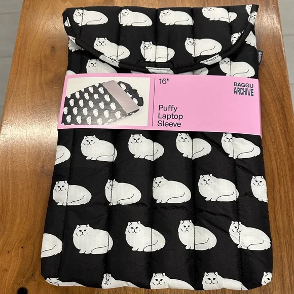 BAGGU 16” Puffy Laptop Sleeve Fluffy Cat NWT - Picture 4 of 7